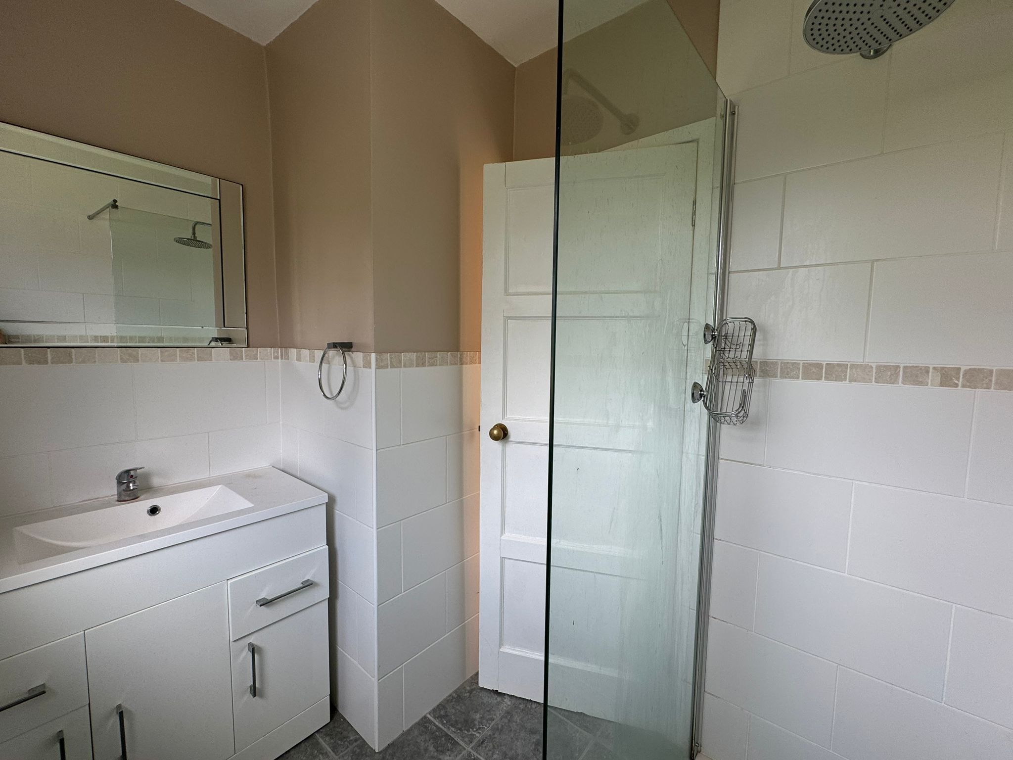 3 Bed End Terraced House For Sale - Photograph 8