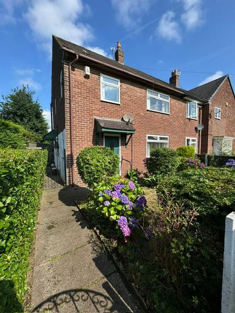 3 Bed End Terraced House For Sale - Photograph 1