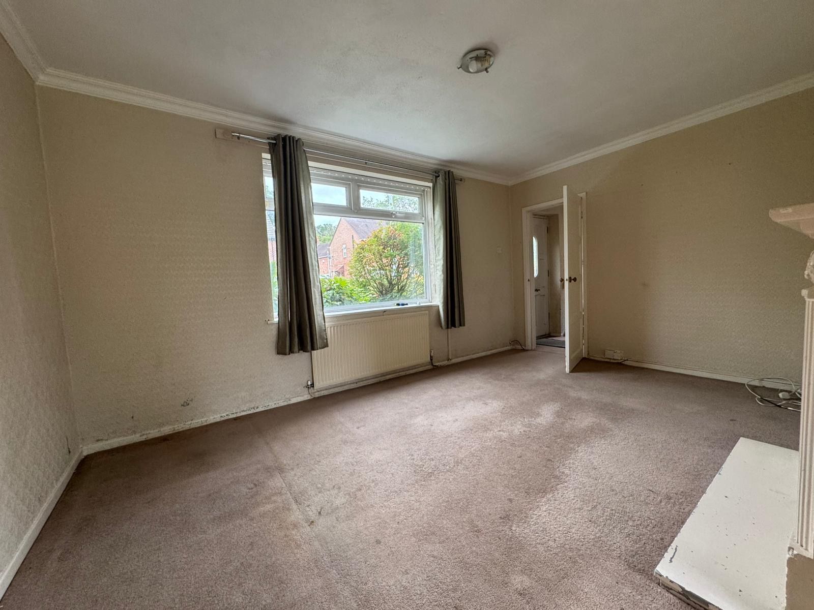 3 Bed End Terraced House For Sale - Photograph 3