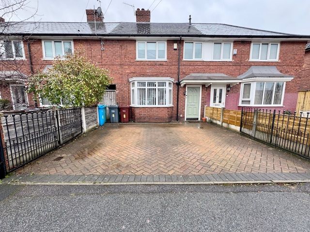 3 Bed Mid Terraced House For Sale - Photograph 16