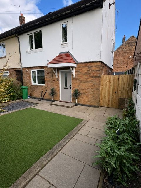 2 Bed End Terraced House For Sale - Photograph 1