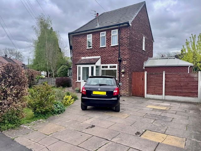 3 Bed End Terraced House For Sale - Photograph 1