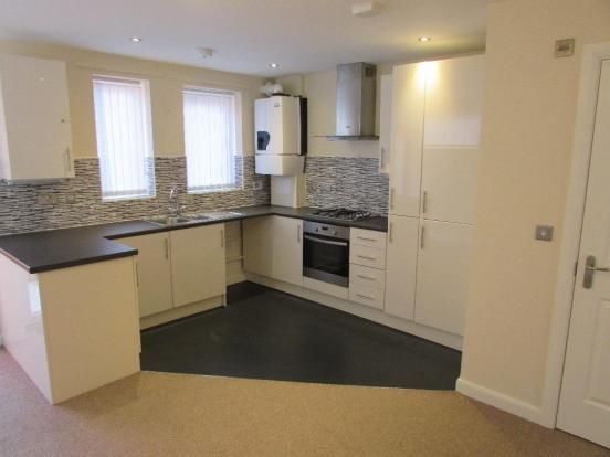 3 Bed Semi-detached House To Rent - Photograph 3