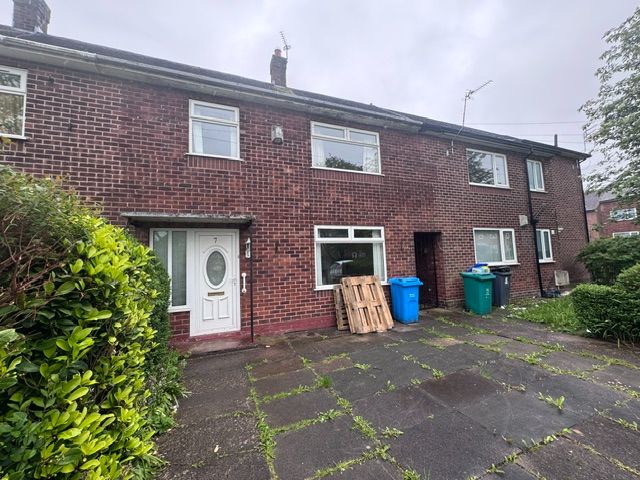 3 Bed Mid Terraced House For Sale - Photograph 12