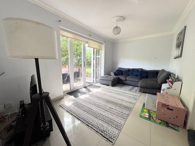 2 Bed Ground Floor Flat/apartment For Sale - Photograph 7