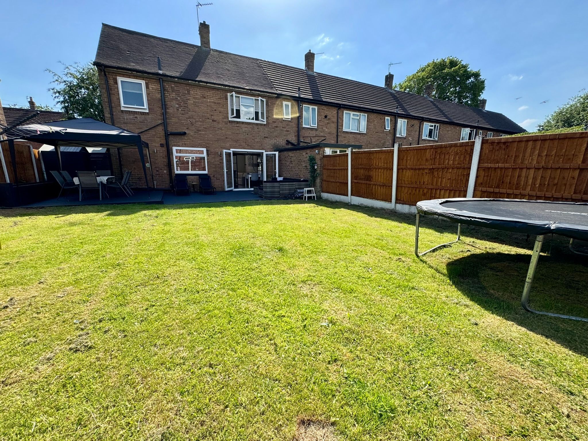3 Bed End Terraced House For Sale - Photograph 24