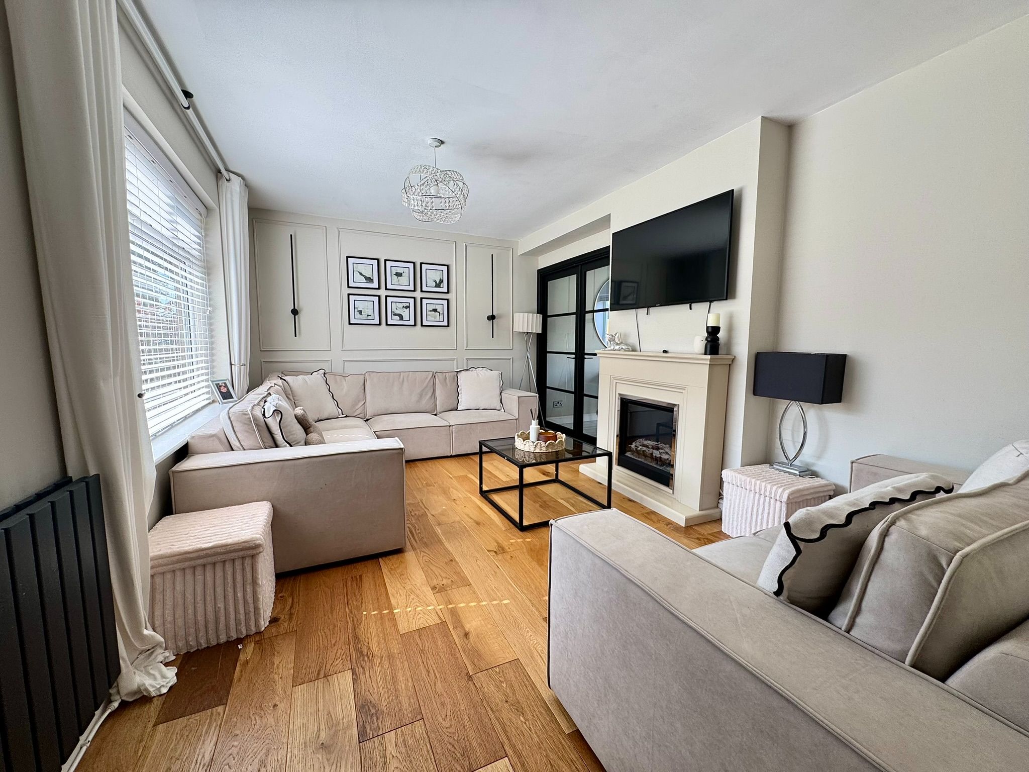 3 Bed End Terraced House For Sale - Photograph 2