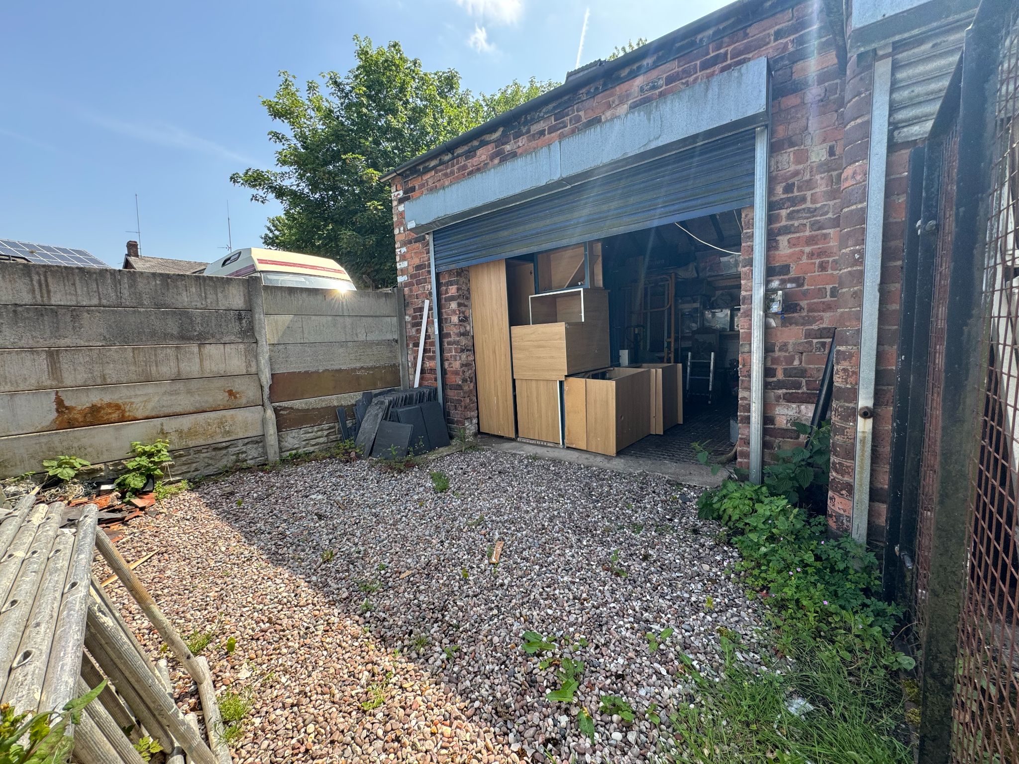 Empty Retail Premises For Sale - Photograph 2