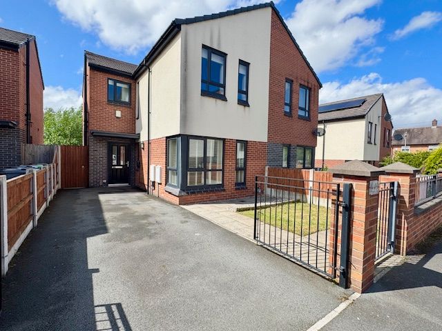 2 Bed Semi-detached House For Sale - Photograph 19