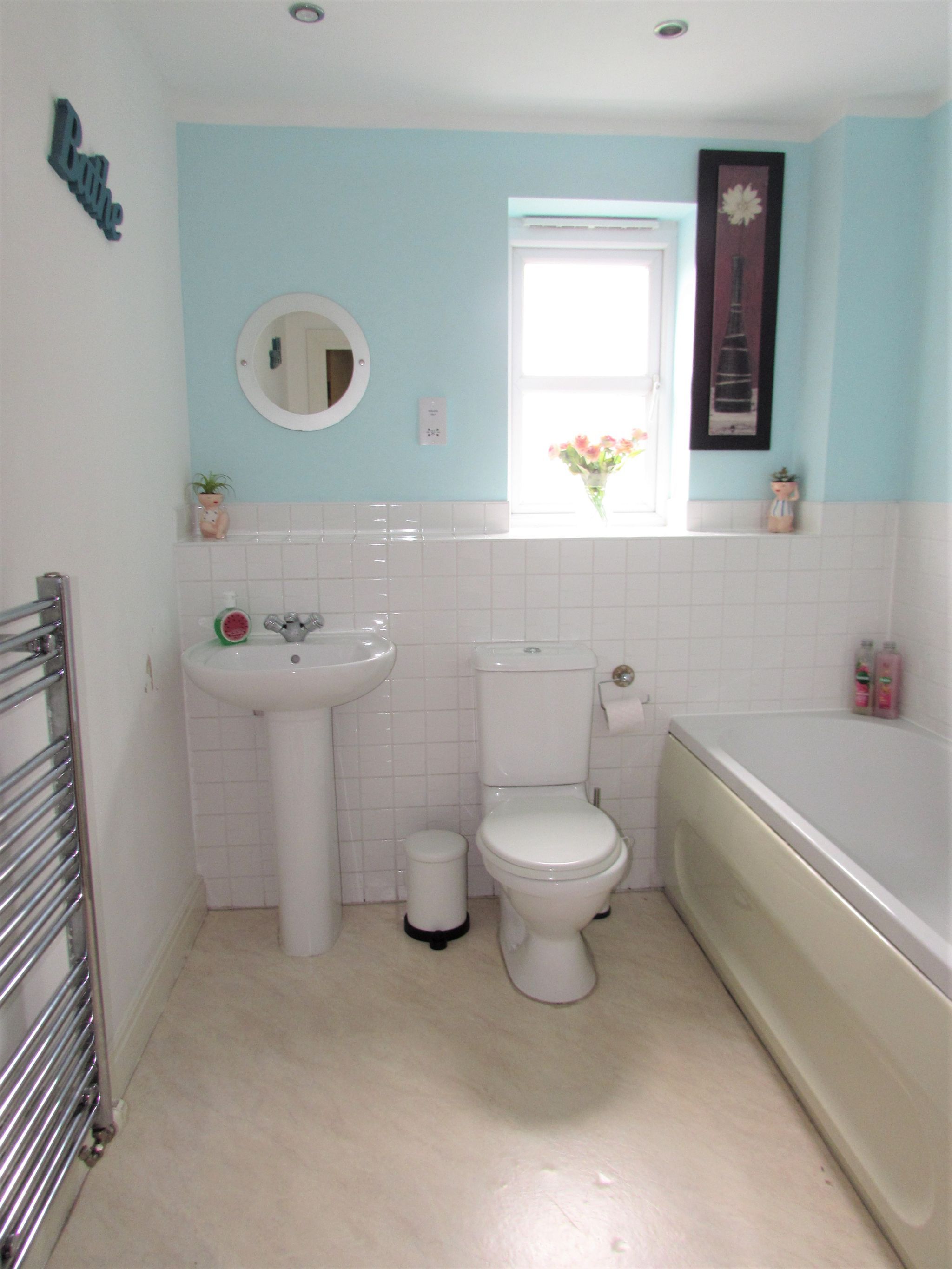 2 Bed Apartment Flat/apartment For Sale - Photograph 3