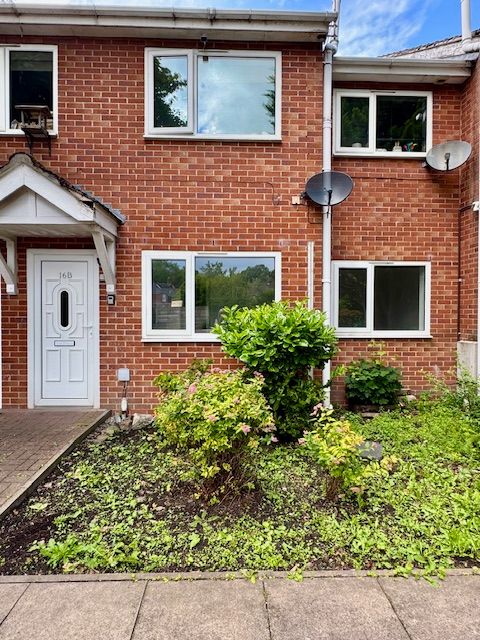 2 Bed Ground Floor Flat/apartment For Sale - Photograph 2