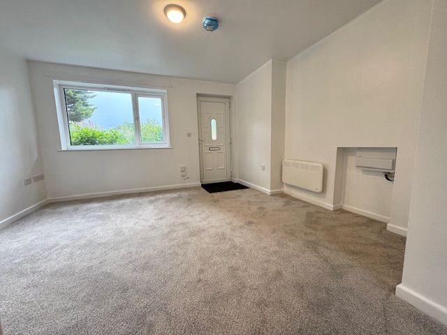 2 Bed Ground Floor Flat/apartment For Sale - Photograph 6