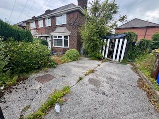 3 Bed Semi-detached House For Sale - Photograph 7