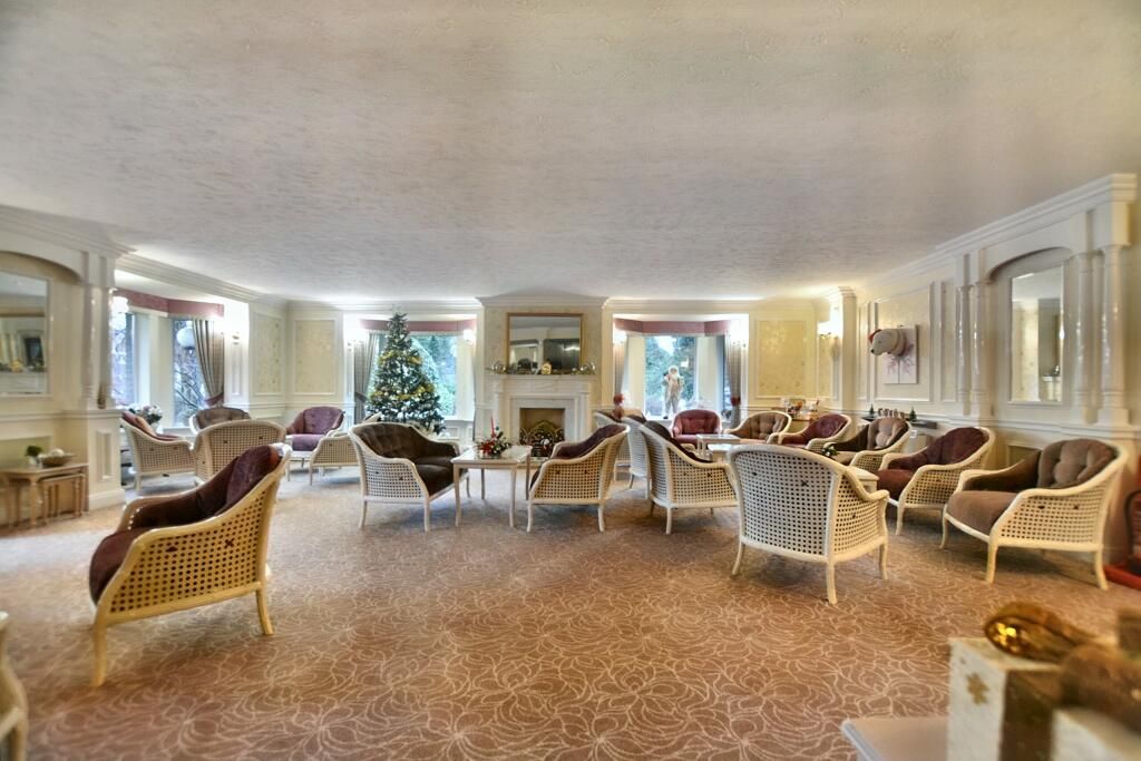2 Bed Apartment Flat/apartment For Sale - Photograph 1