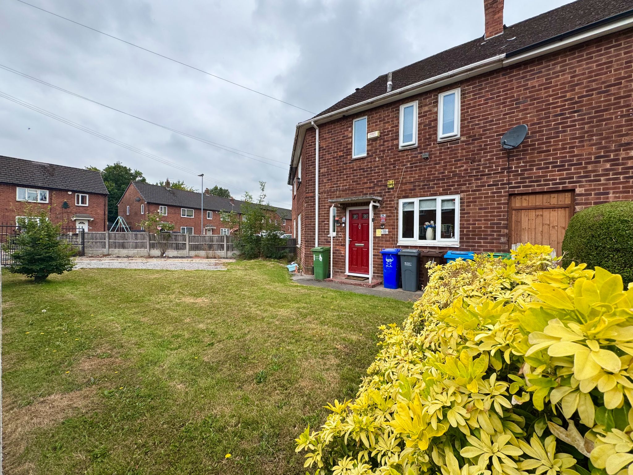 3 Bed Mid Terraced House For Sale - Photograph 1