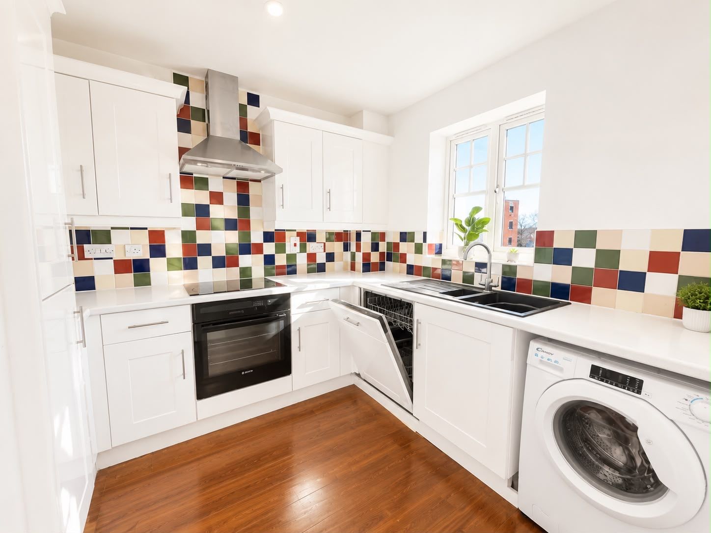 2 Bed Apartment Flat/apartment For Sale - Photograph 4