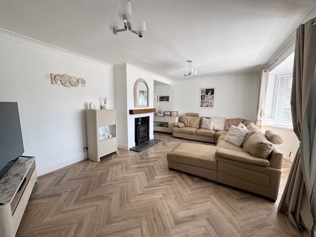 5 Bed End Terraced House For Sale - Photograph 15