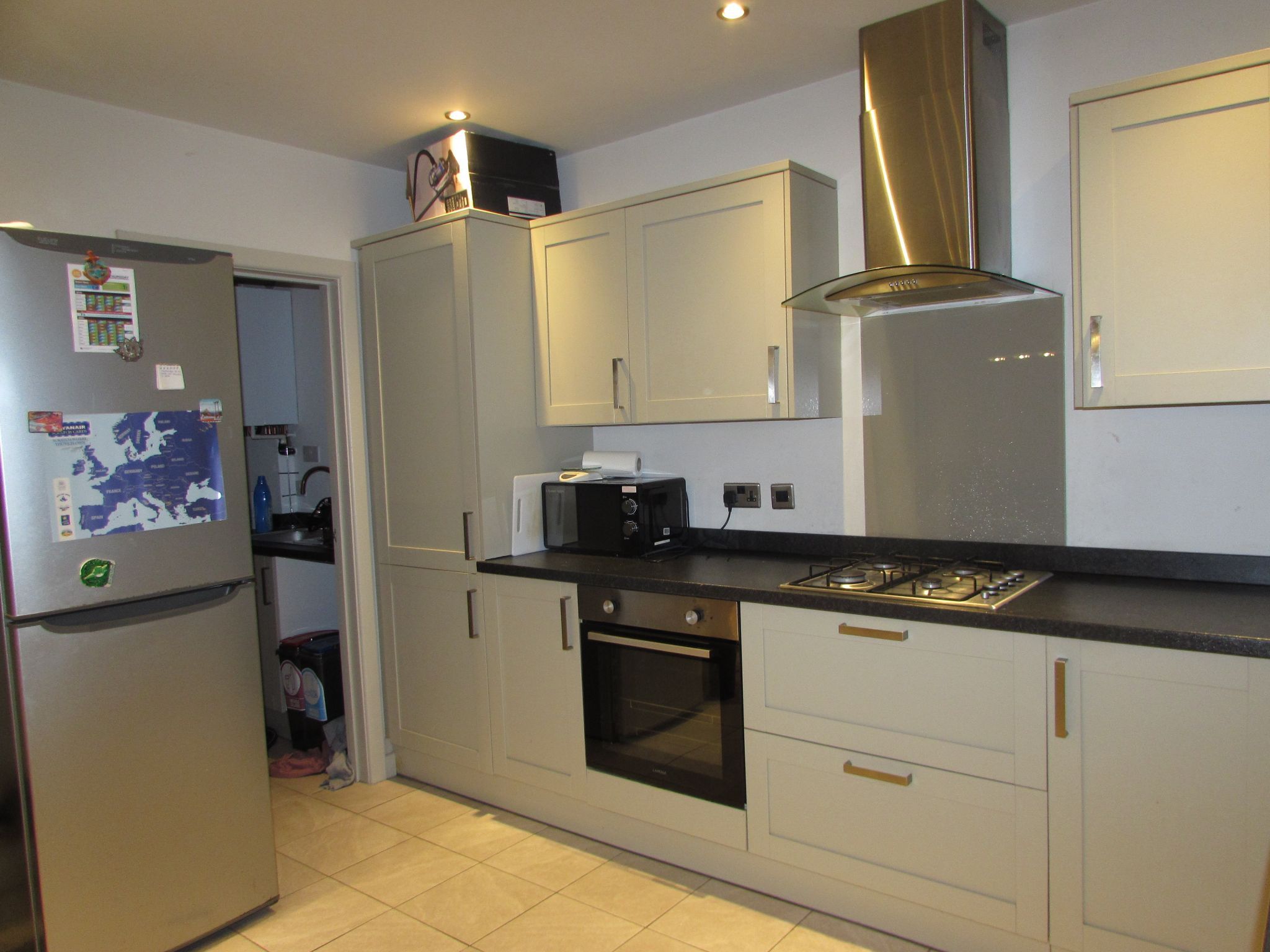 1 Bed Shared House To Rent - Photograph 4