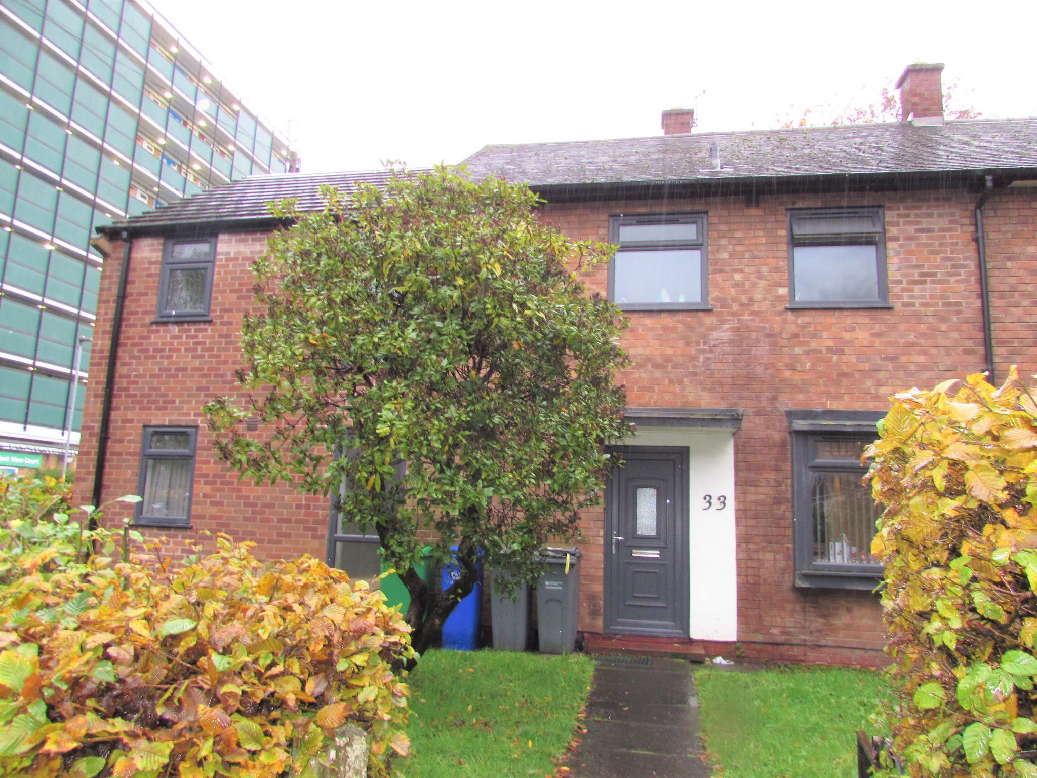 1 Bed Shared House To Rent - Photograph 3