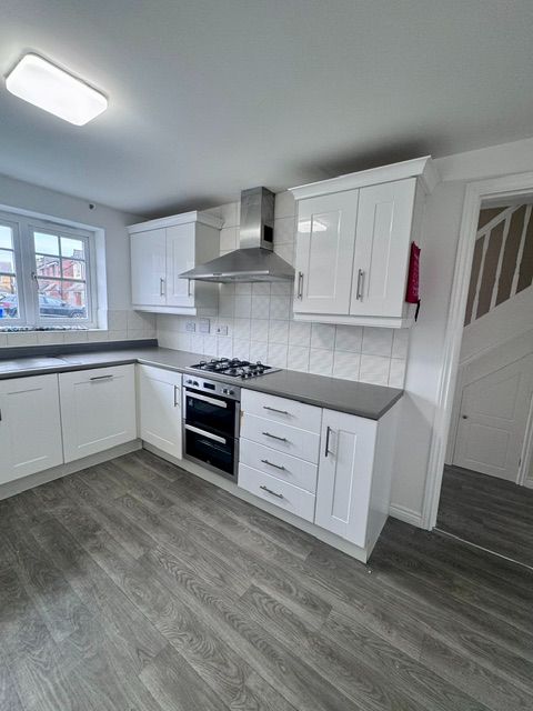 4 Bed Detached House To Rent - Photograph 6