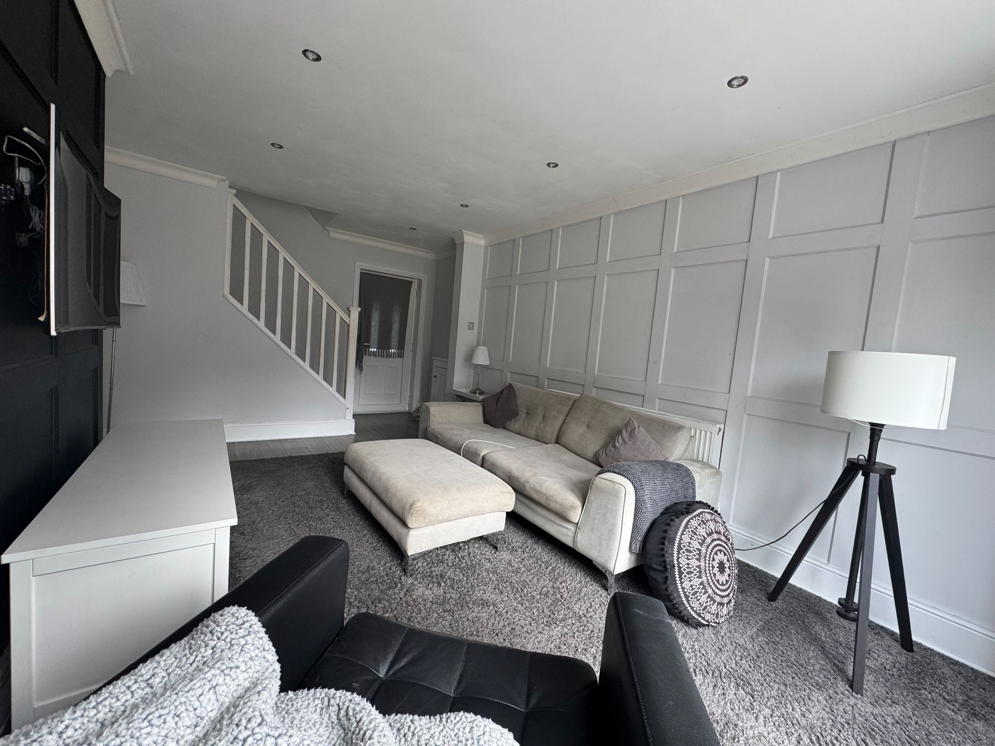 3 Bed Mid Terraced House For Sale - Photograph 4