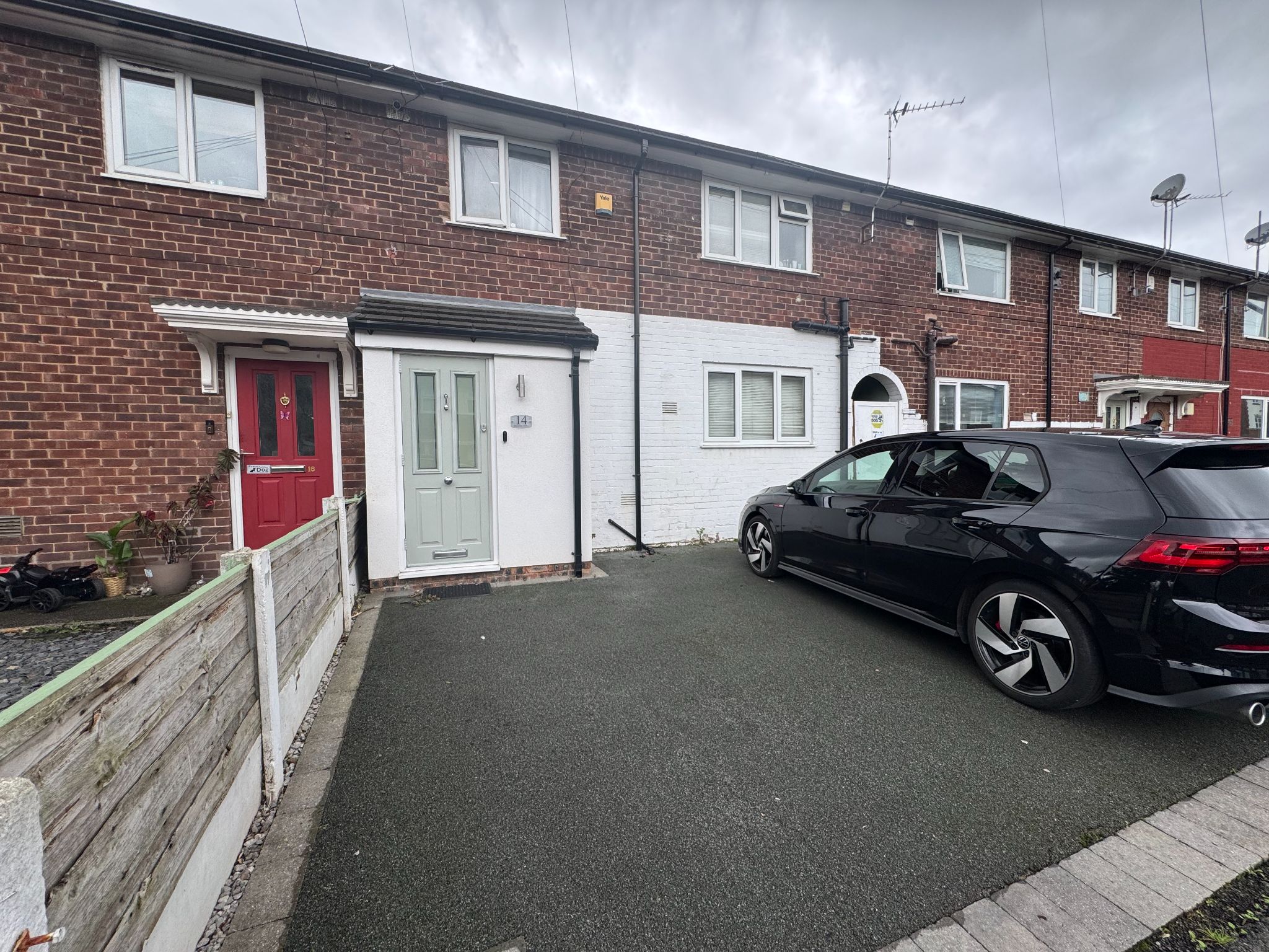 3 Bed Mid Terraced House For Sale - Photograph 1