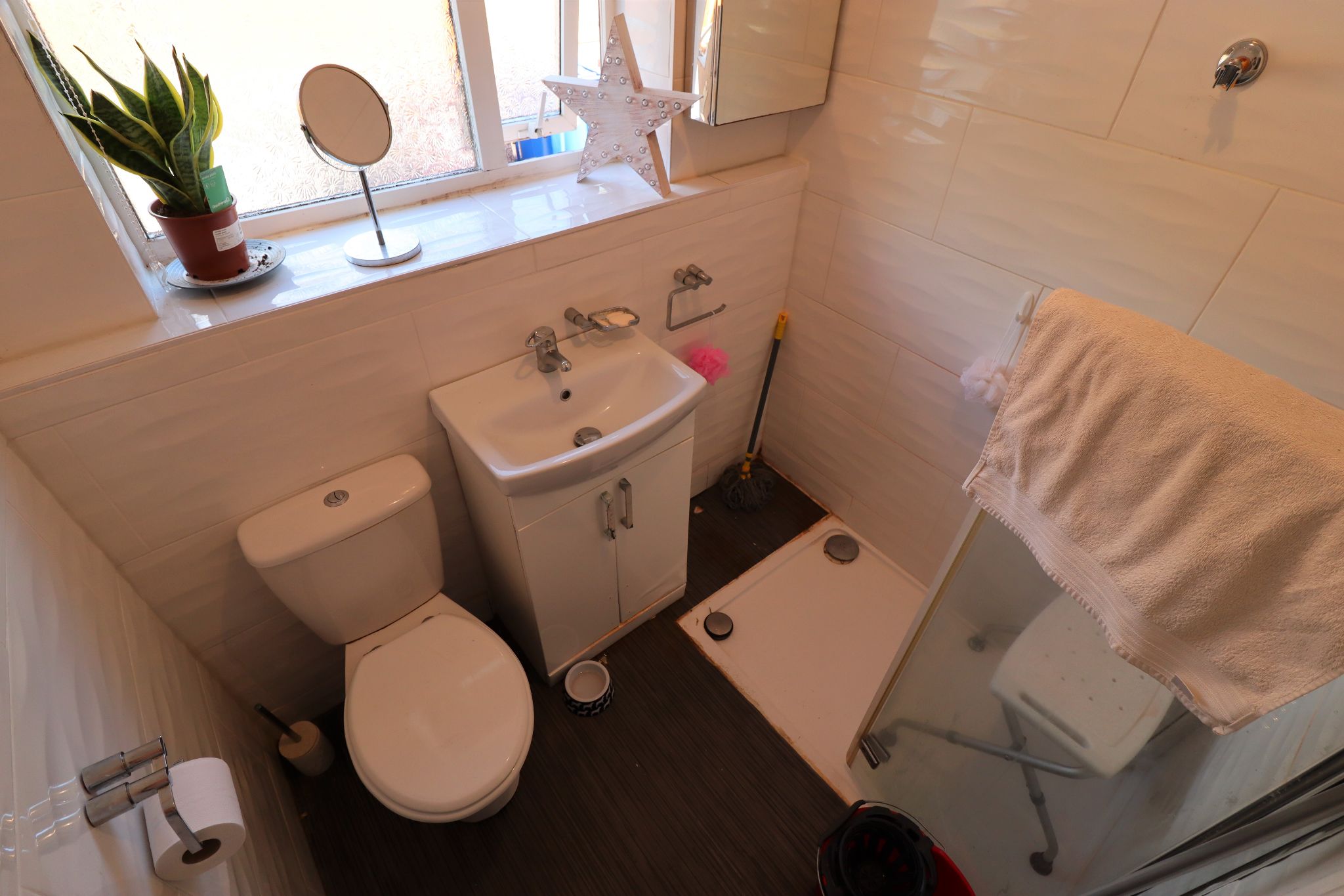 Secondary property image