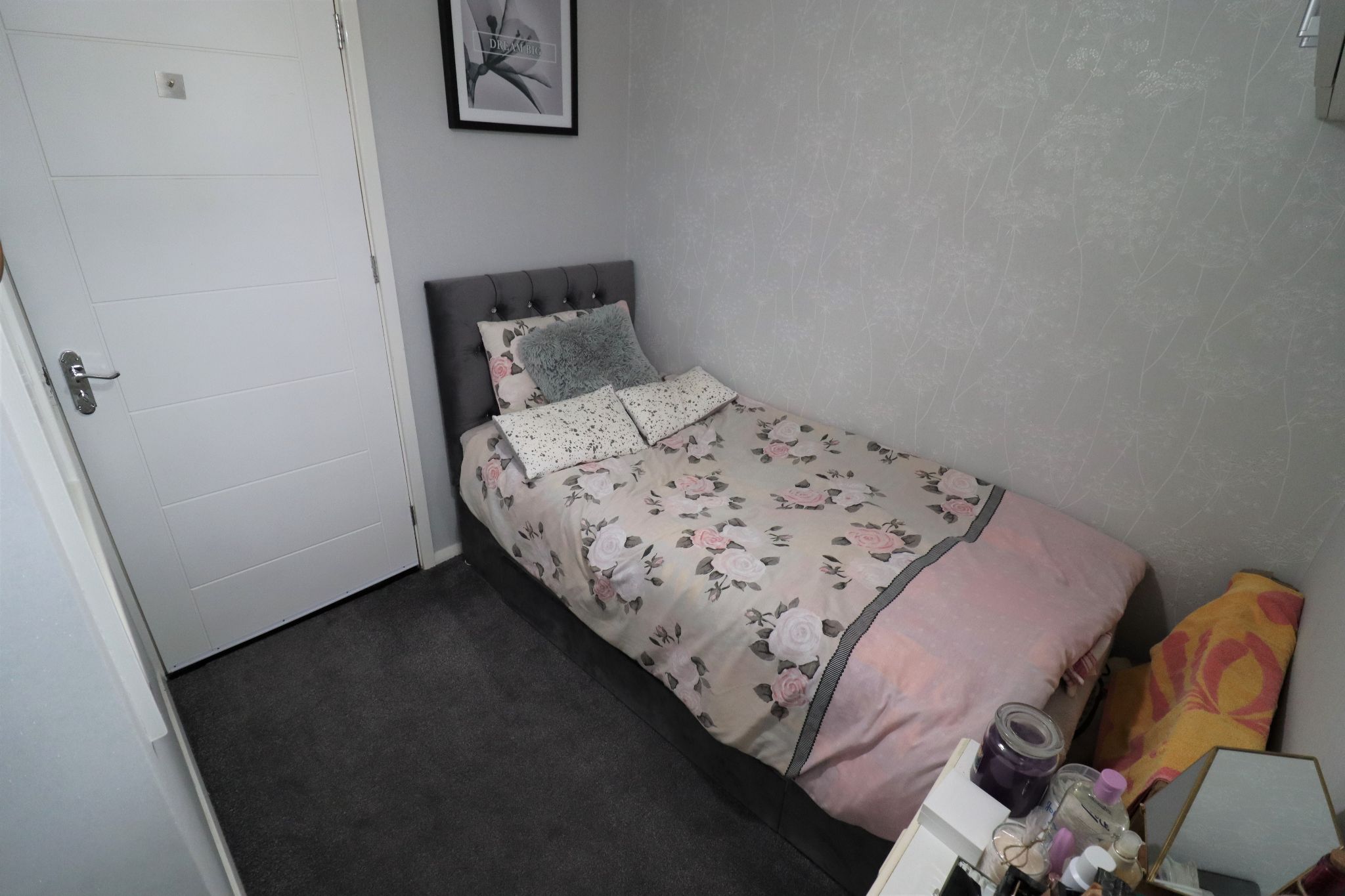 Secondary property image