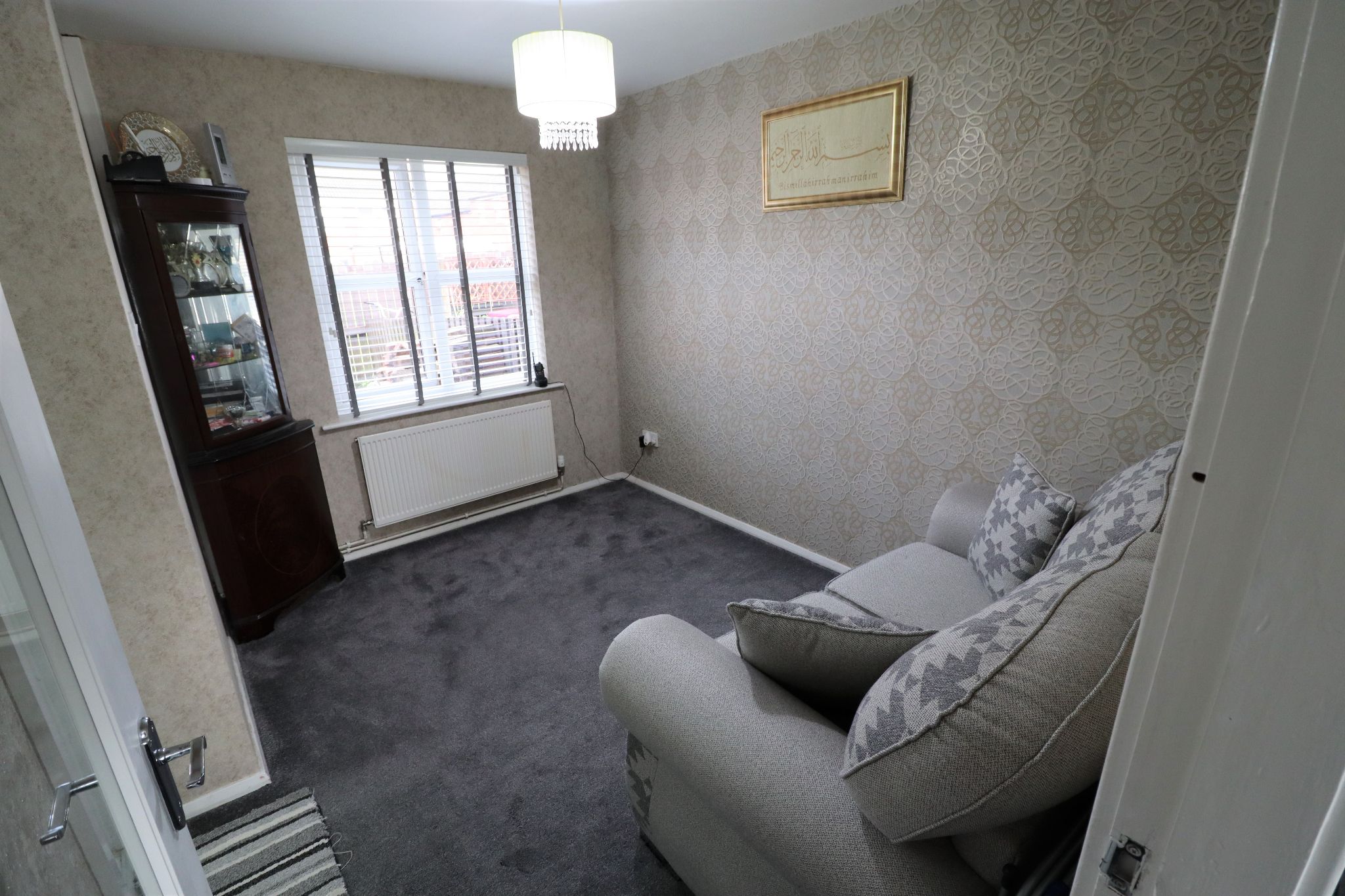 Secondary property image