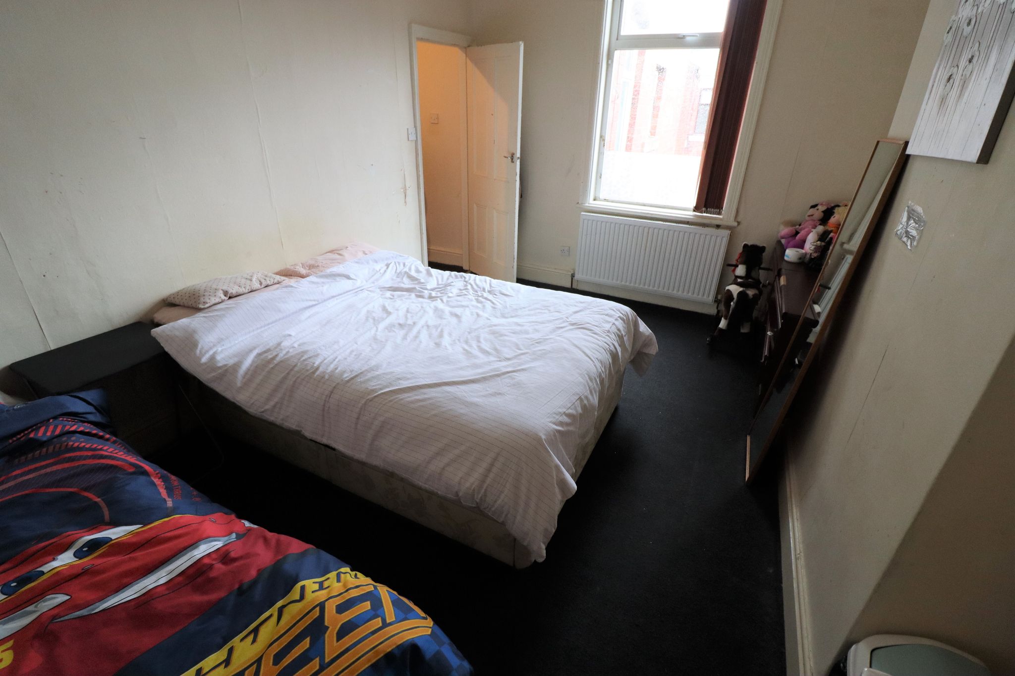 Secondary property image