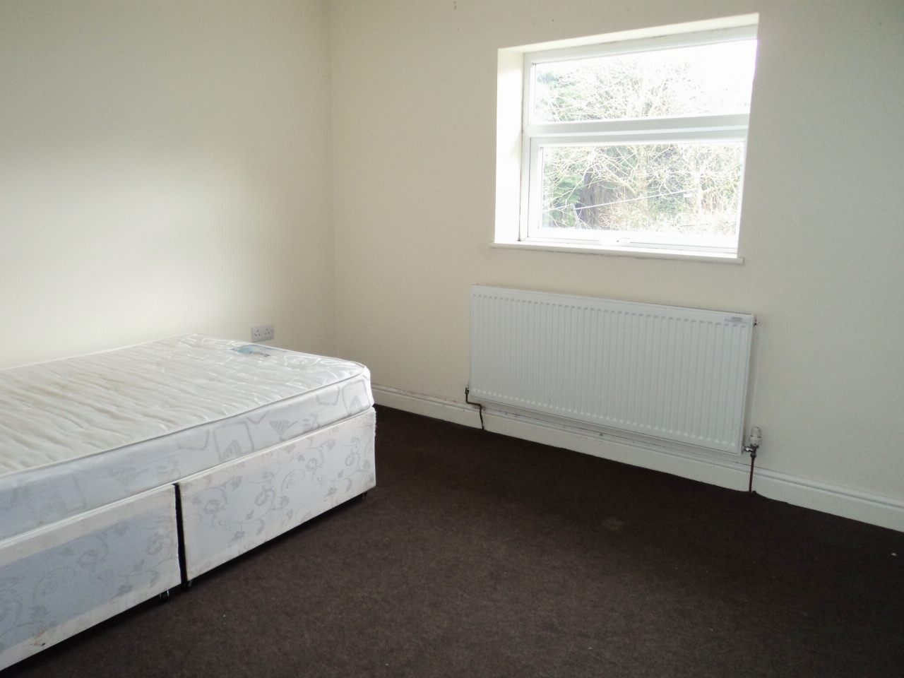 Secondary property image