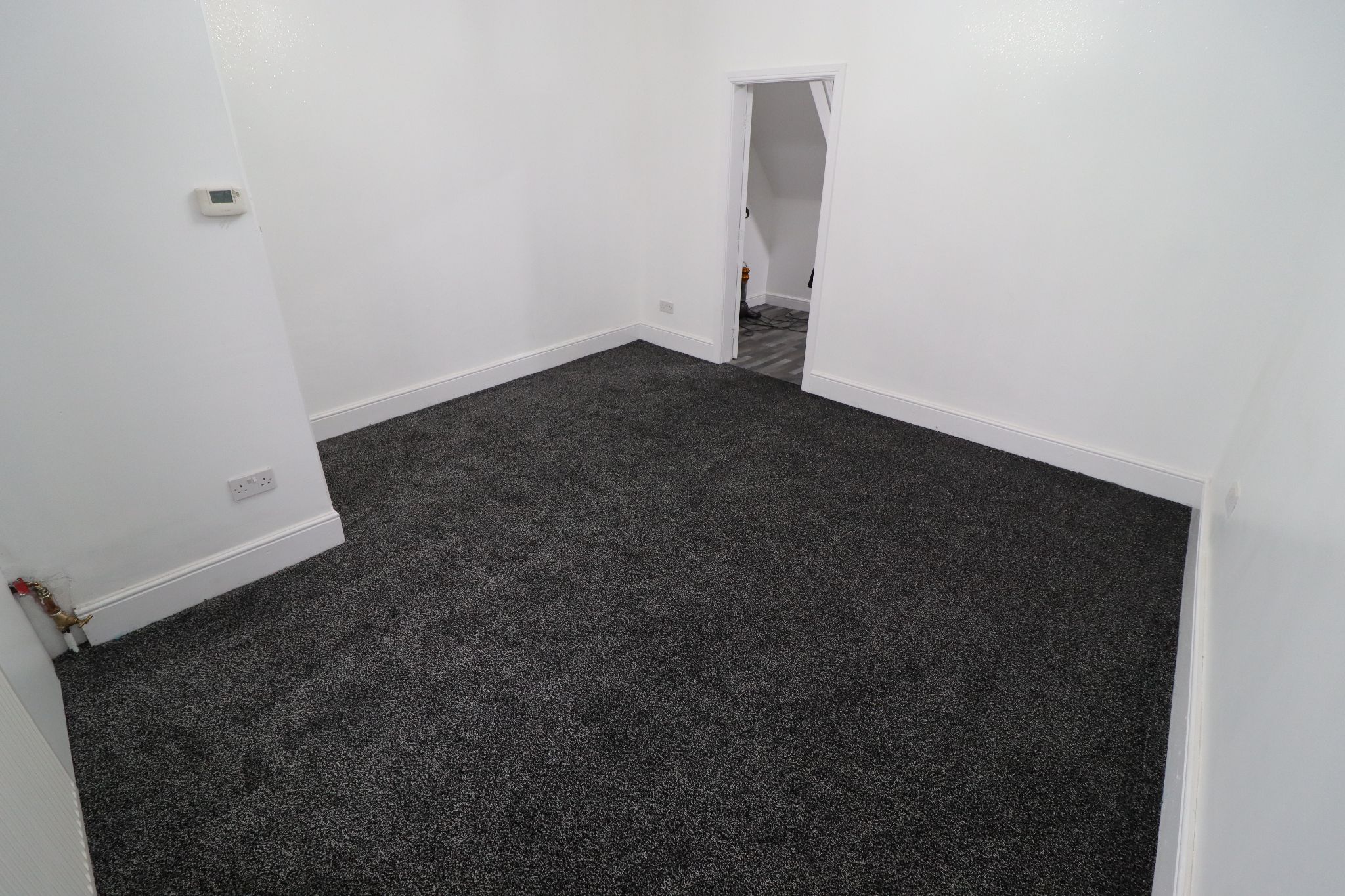 2 Bed Mid Terraced House To Rent - Photograph 3