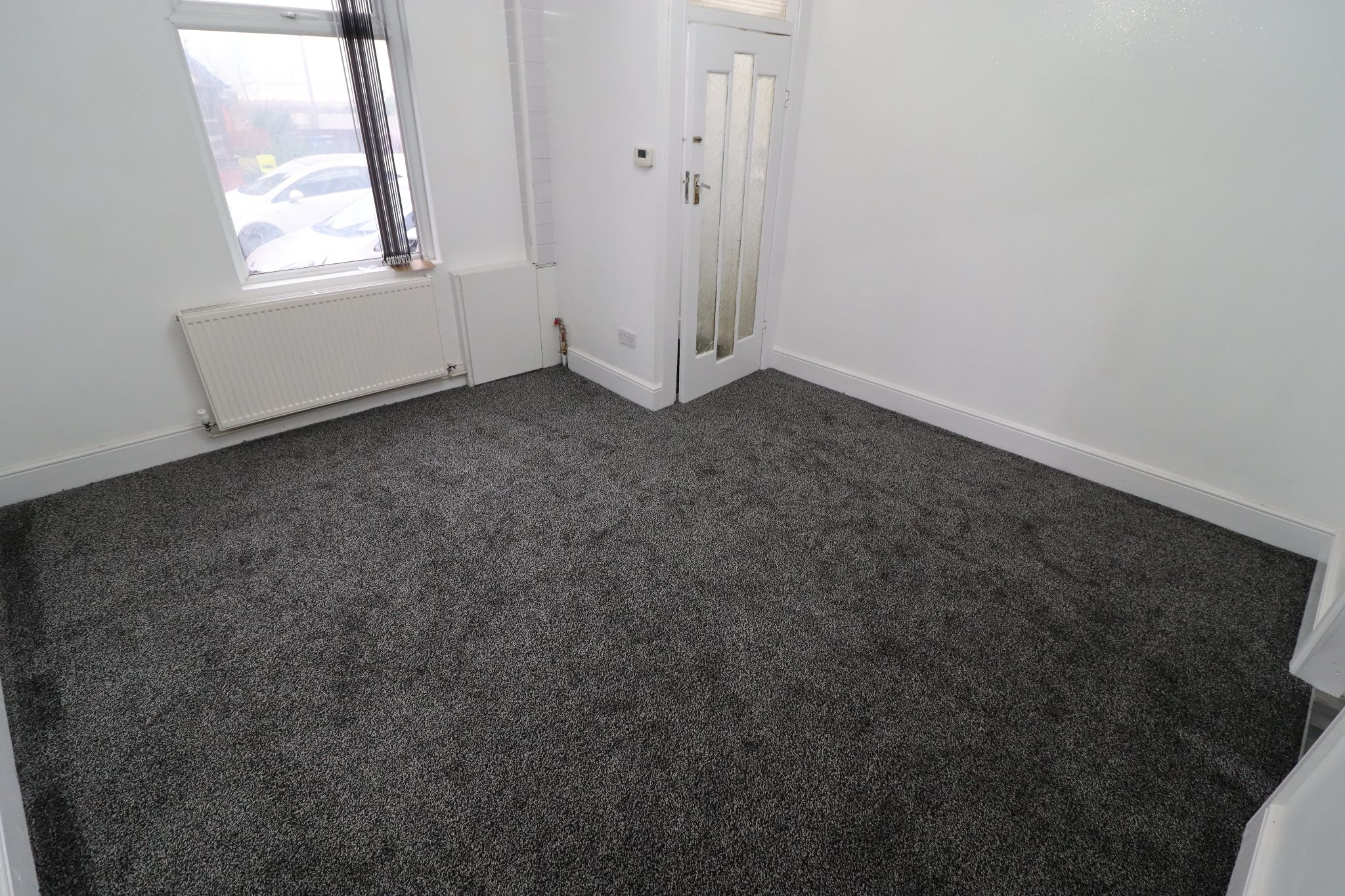 2 Bed Mid Terraced House To Rent - Photograph 2