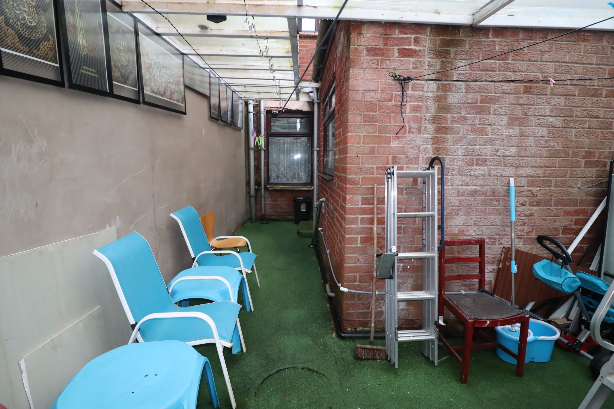 Secondary property image