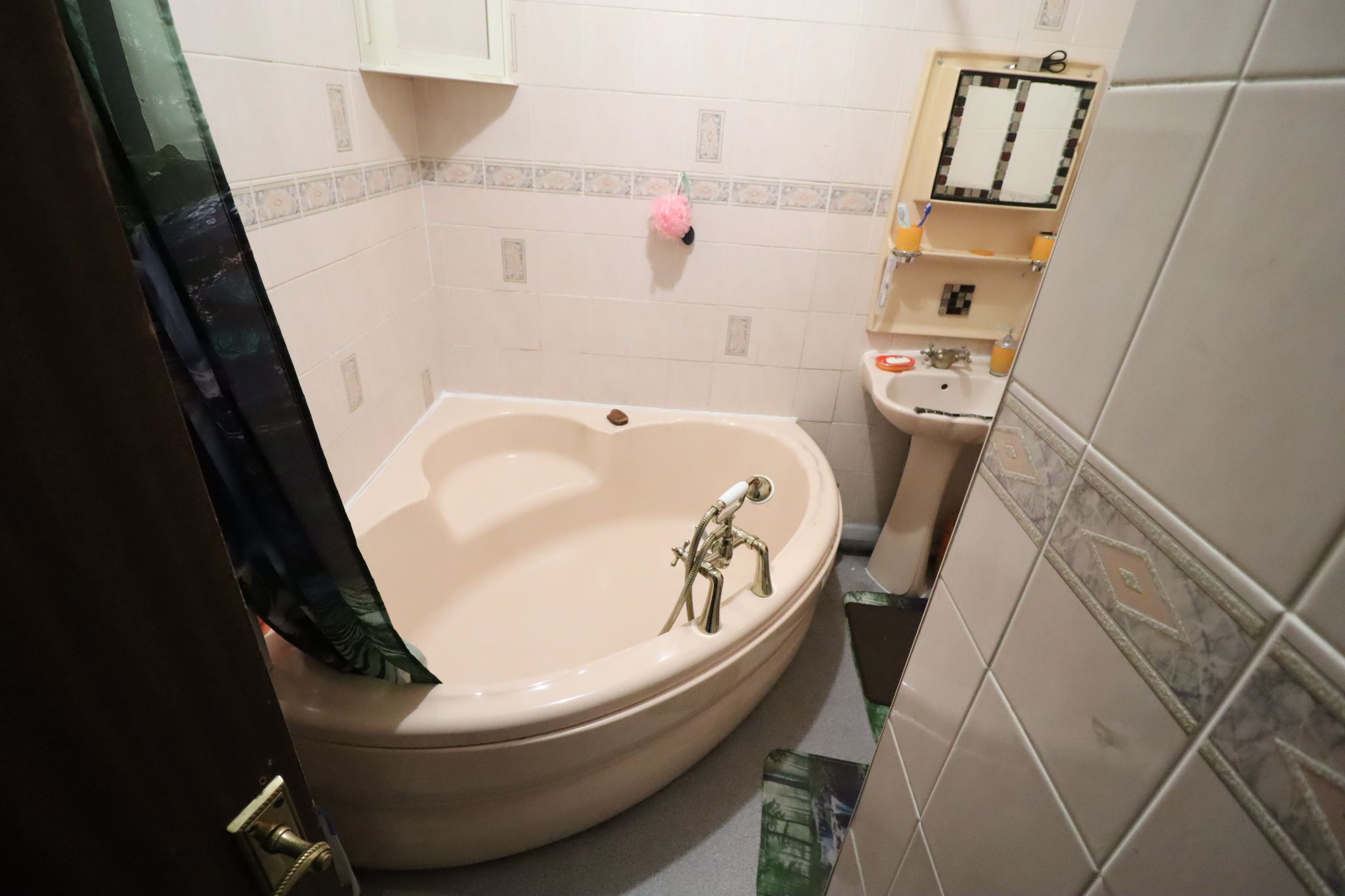 Secondary property image