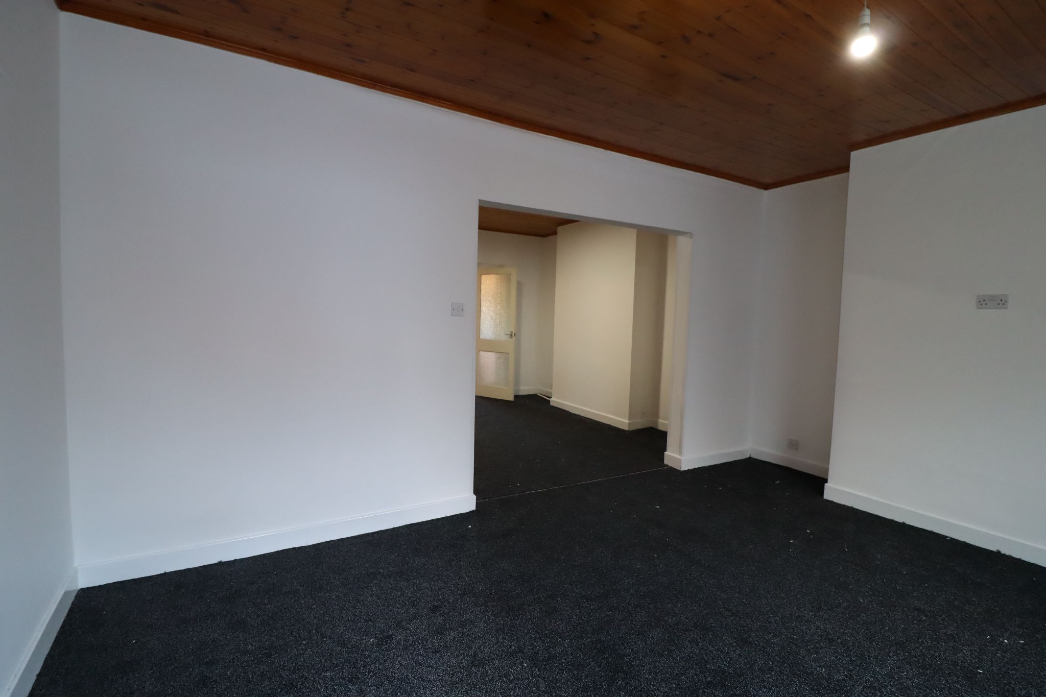 3 Bed End Terraced House To Rent - Photograph 8