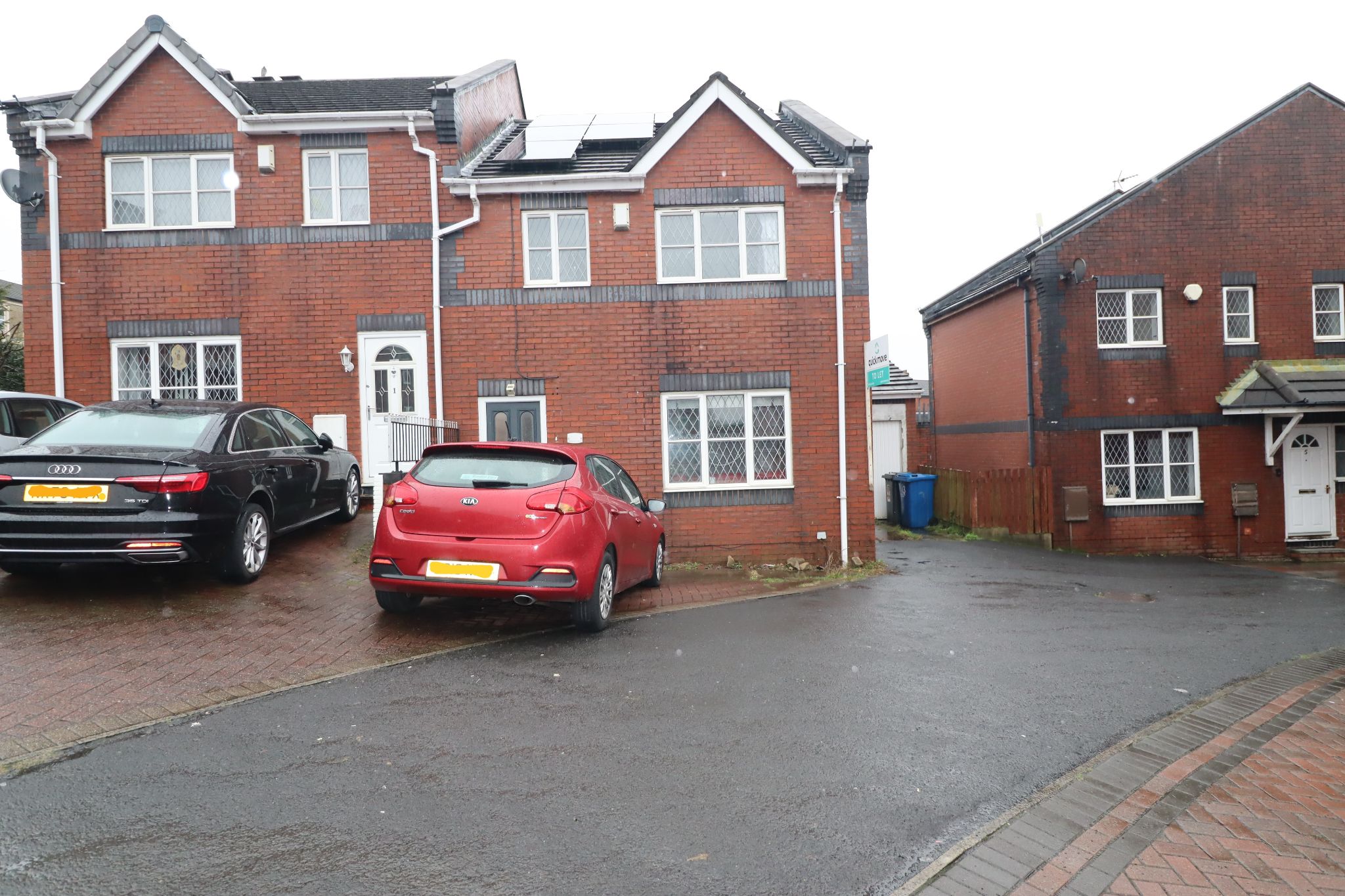 4 Bed Semi-detached House To Rent - Photograph 20