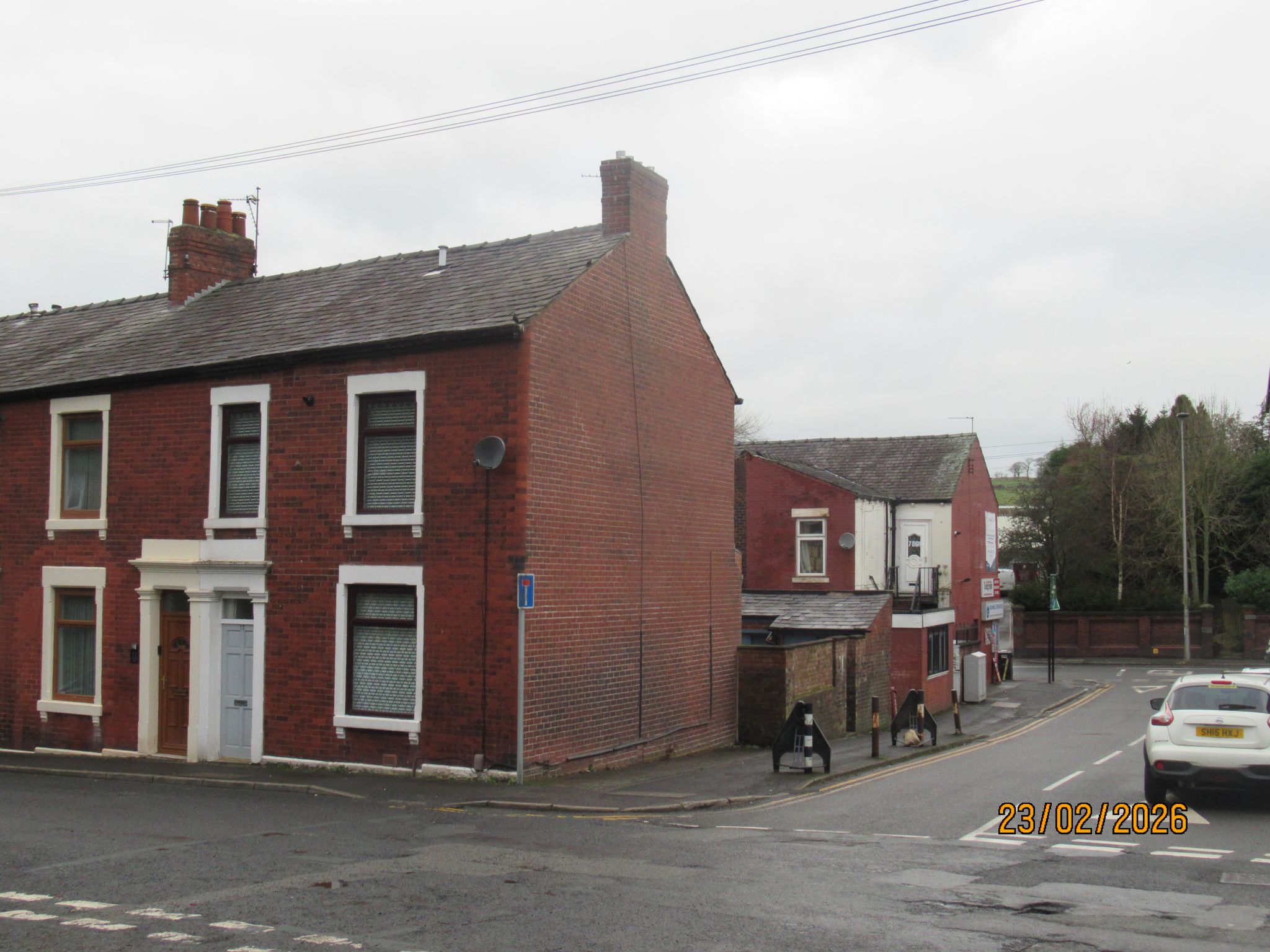 3 Bed End Terraced House For Sale - Photograph 1