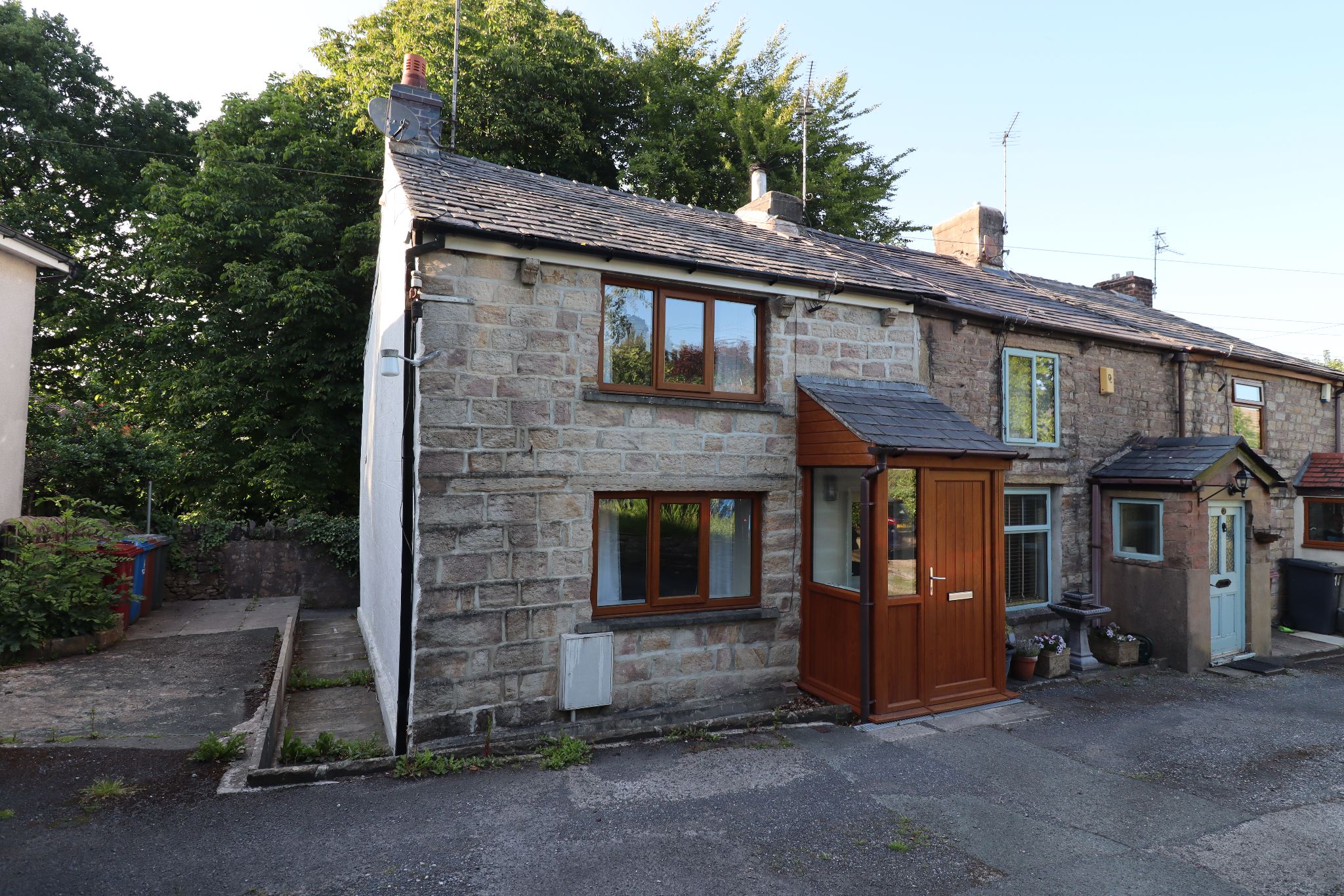 2 Bed End Terraced House To Rent - Photograph 14