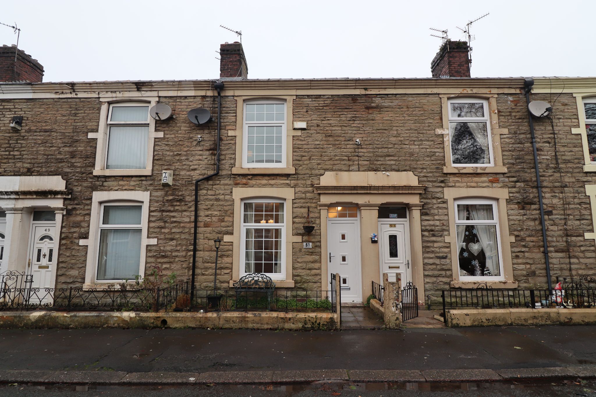 2 Bed Mid Terraced House To Rent - Photograph 1
