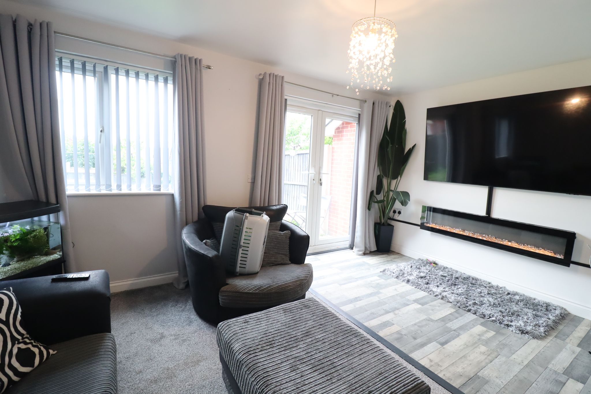 2 Bed Semi-detached House For Sale - Photograph 3