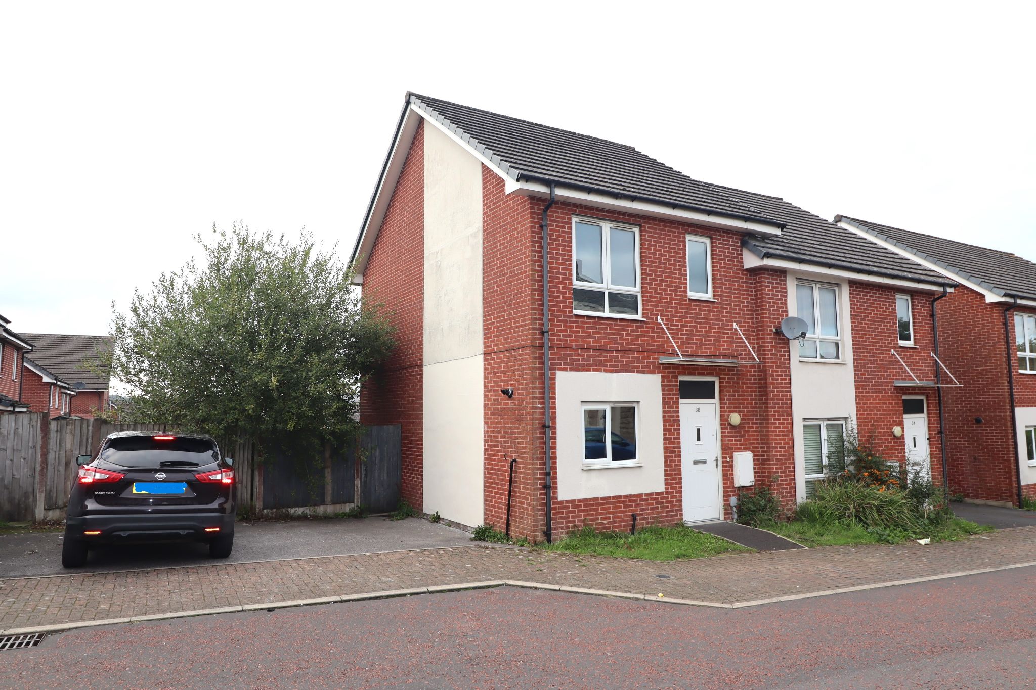 2 Bed Semi-detached House For Sale - Photograph 1