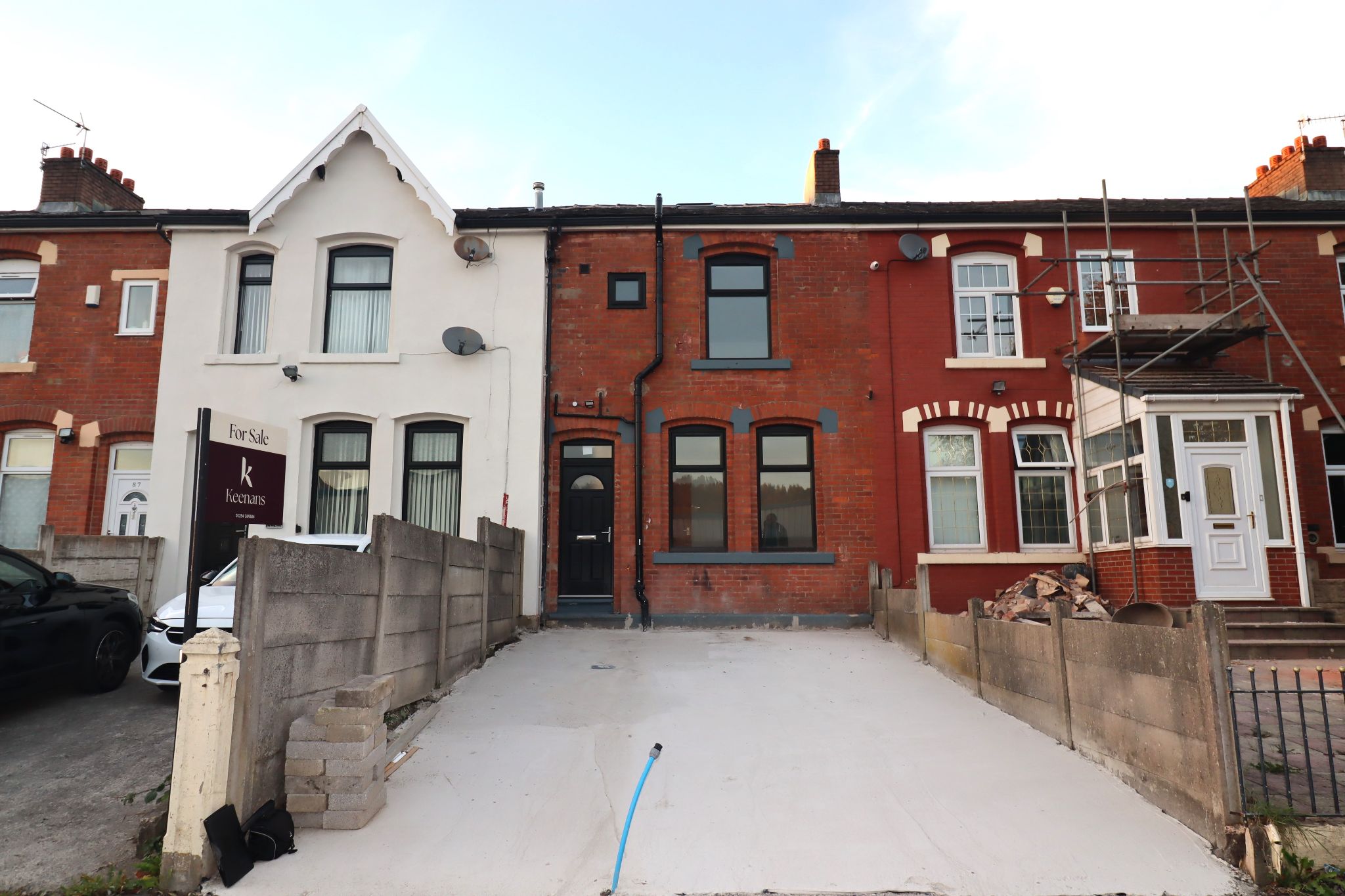4 Bed Mid Terraced House To Rent - Photograph 18