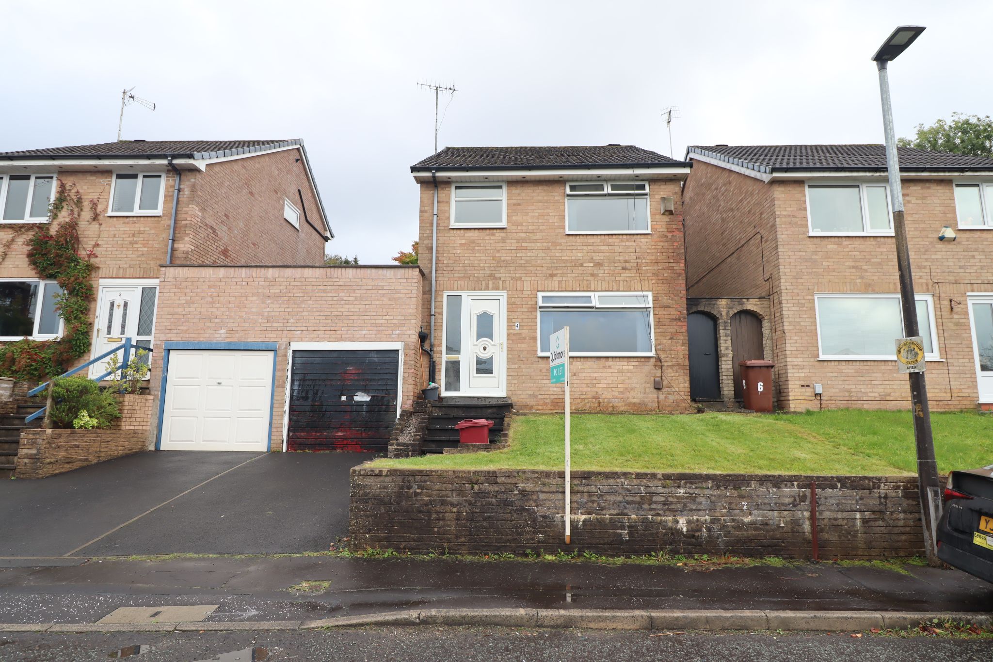 3 Bed Detached House To Rent - Photograph 1