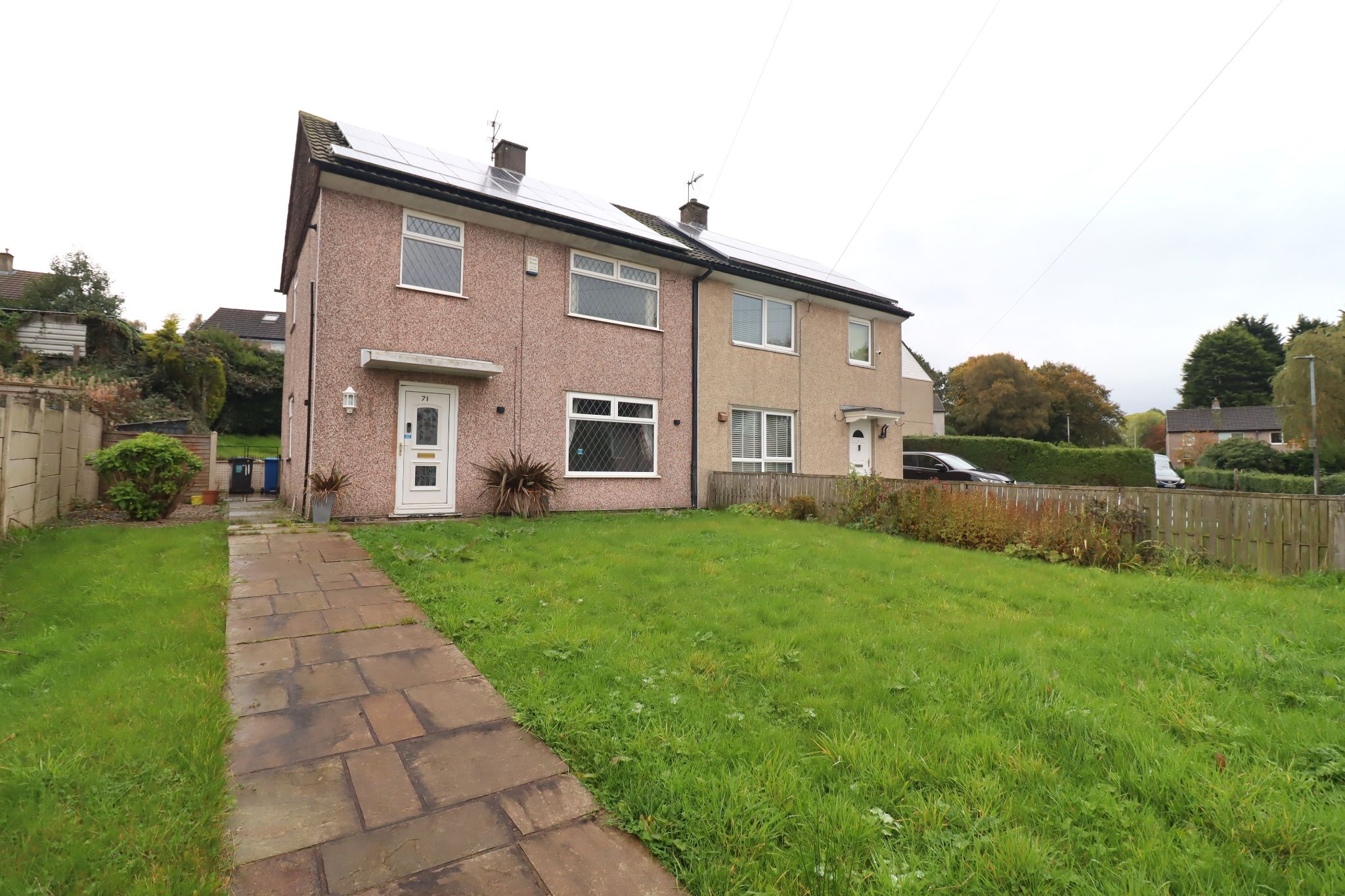 3 Bed Semi-detached House To Rent - Photograph 1