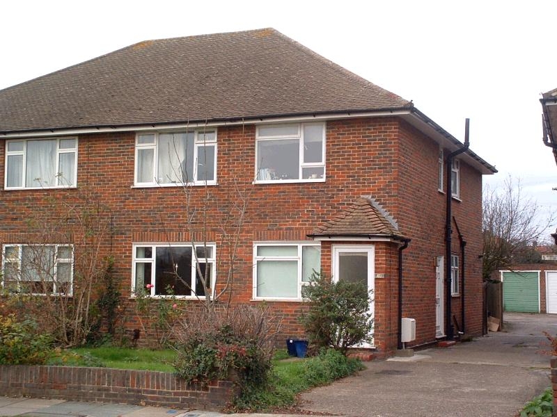 2 bedroom apartment flat/apartment Let in New Malden - Main Image