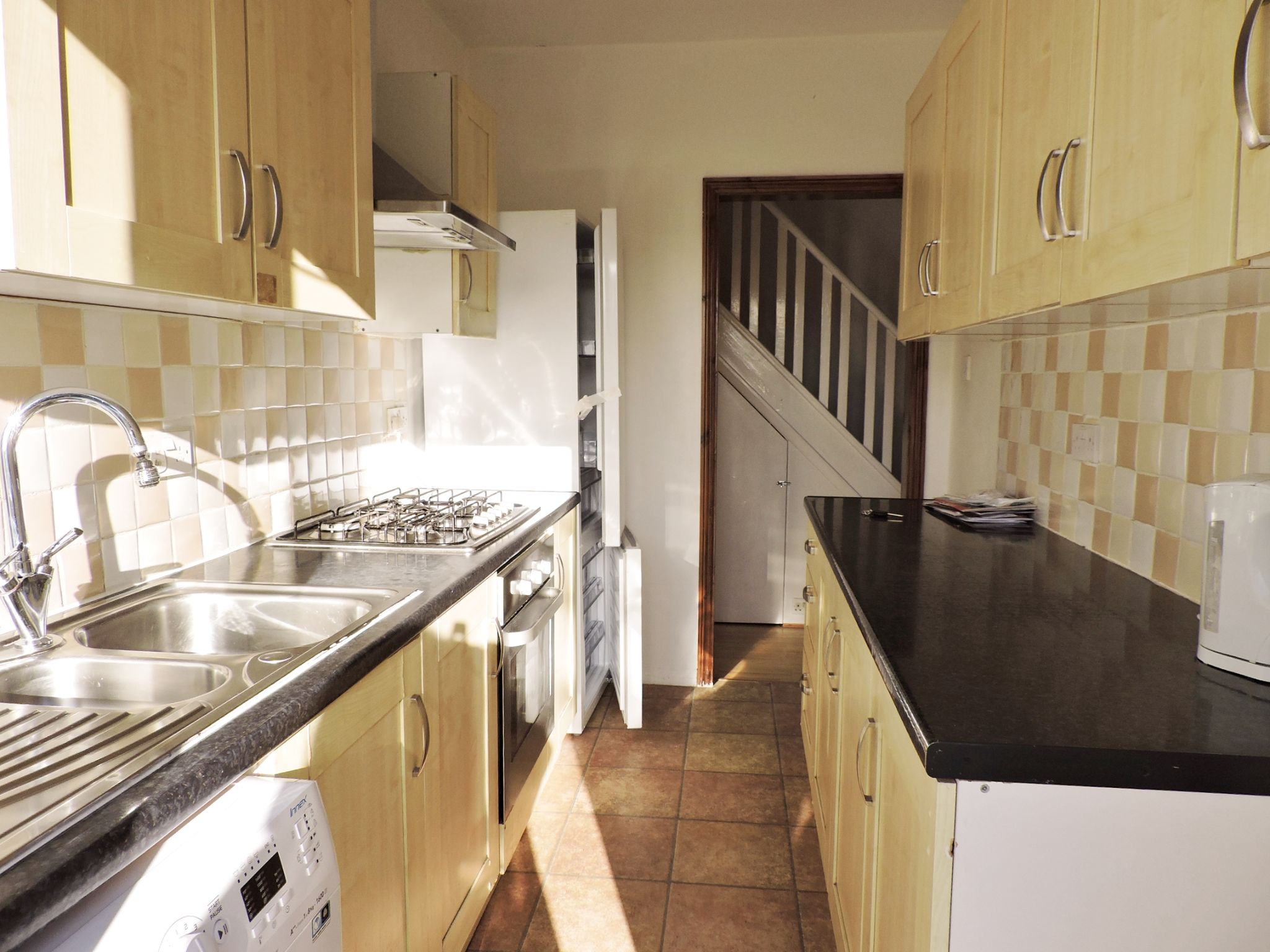 3 bedroom end terraced house Let Agreed in New Malden - Photograph 4