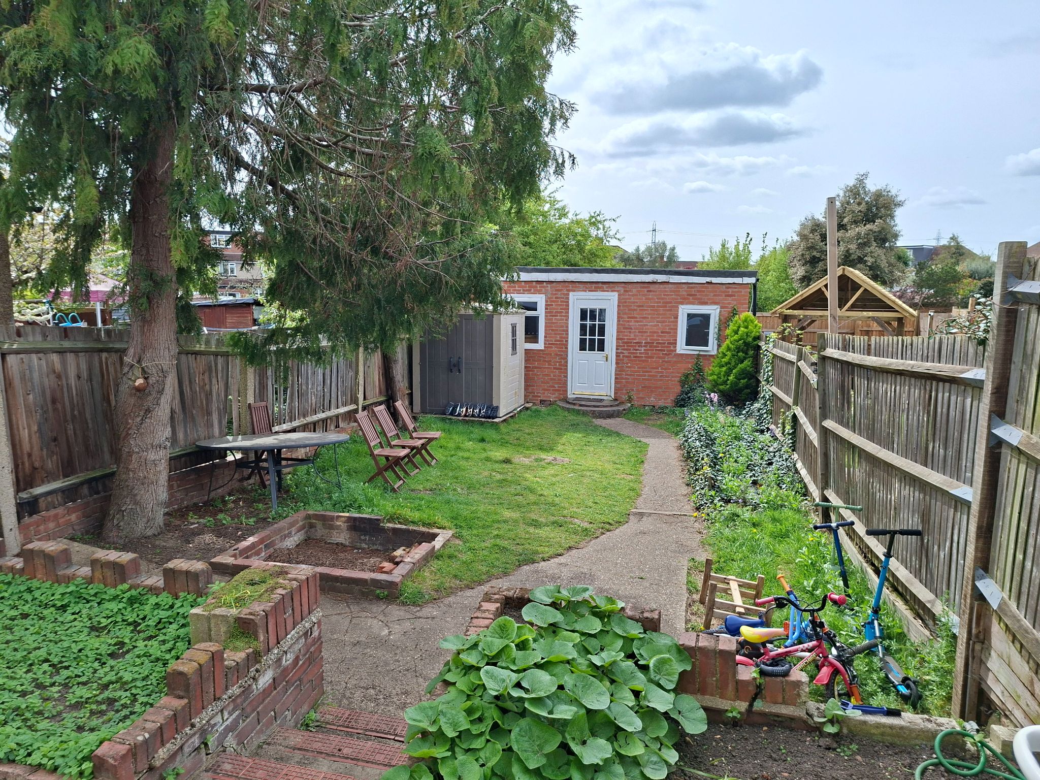 3 bedroom end terraced house Let Agreed in New Malden - Photograph 10