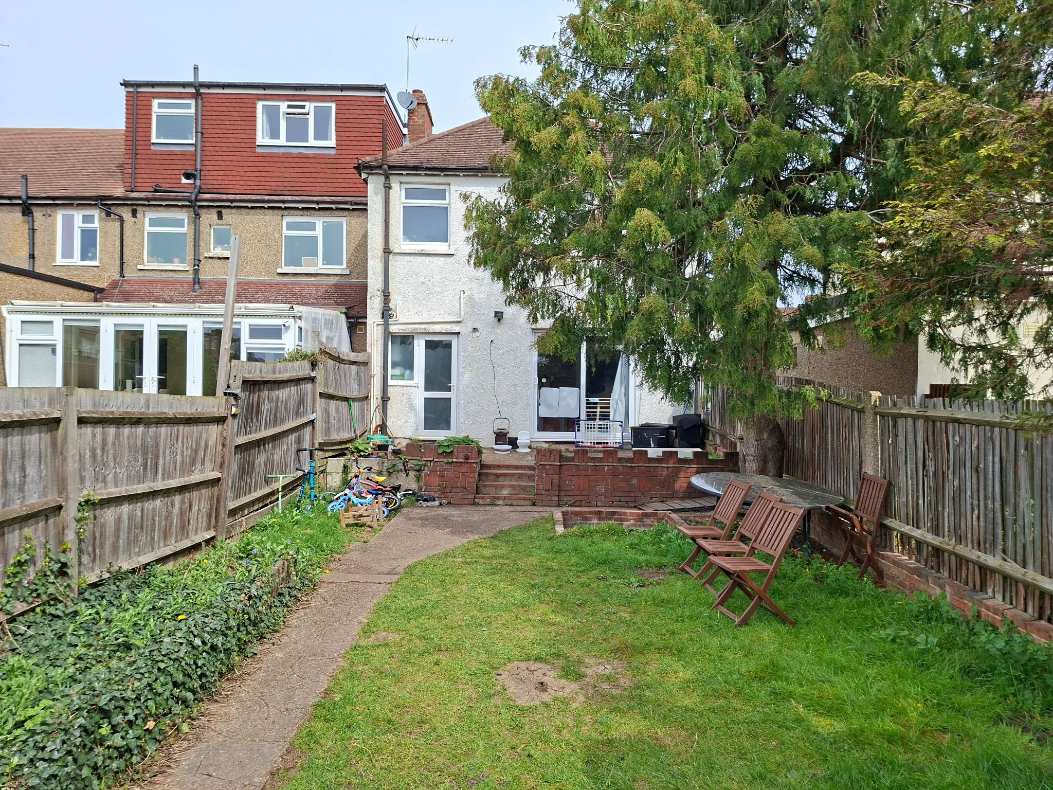 3 bedroom end terraced house Let Agreed in New Malden - Photograph 12