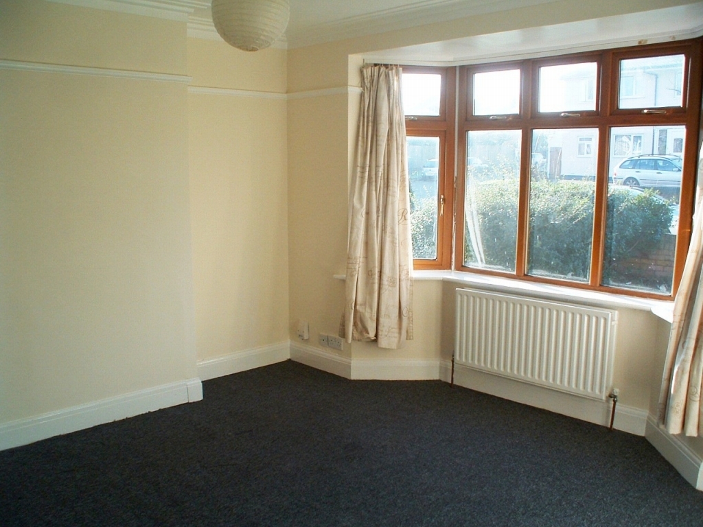5 bedroom house Let in Surbiton - Property photograph